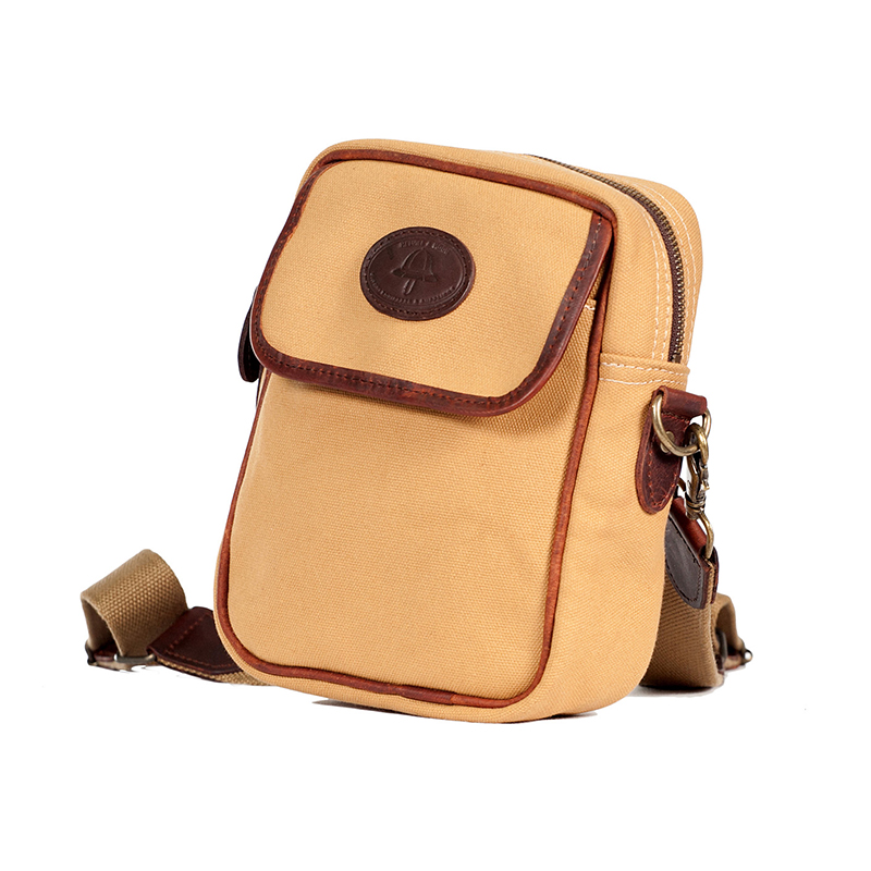 KATUNDA BAG (16 x 5 x 20 cm) KATUNDA BAG (16 x 5 x 20 cm)